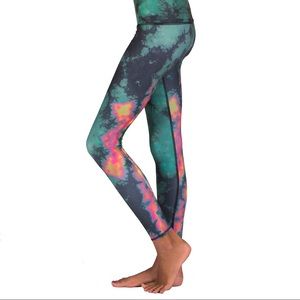Teeki eagle feather green leggings XS